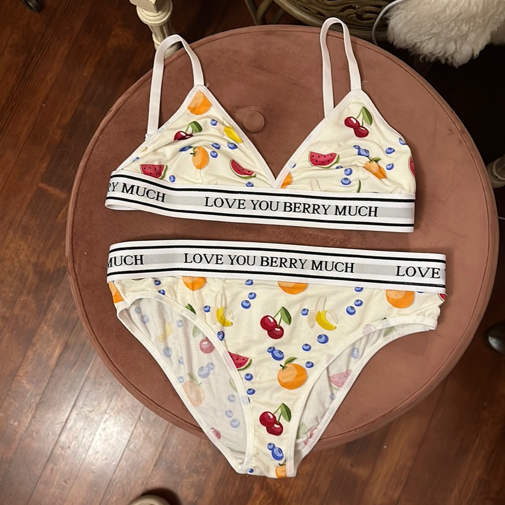NEW Pop Underwear Bra Undi set